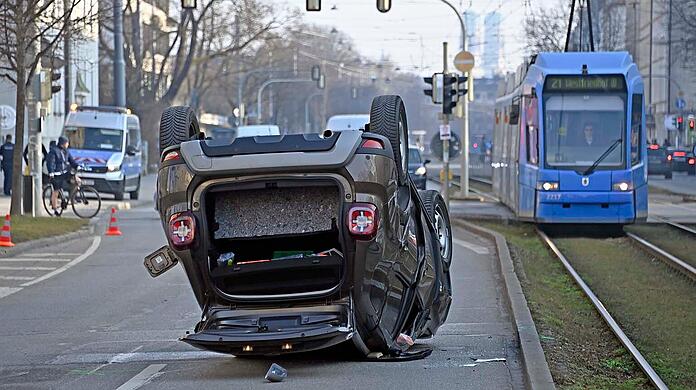 Auf der Dachauer Straße hat sich am Sonntagnachmittag ein Unfall ereignet.