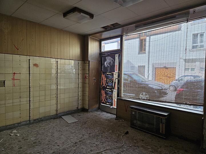 Der Verkaufsraum der Bäckerei - Konditorei, seit gut 15 Jahren ist diese geschlossen. Der Verkaufsraum der Bäckerei - Konditorei, seit gut 15 Jahren ist diese geschlossen.