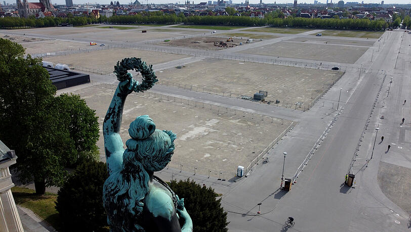 Blick auf die leere Theresienwiese: Hier soll im kommenden Sommer ein Großkonzert stattfinden. (Archivbild)