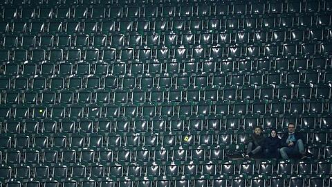 In Mönchengladbach beim Spiel der DFB-Elf gegen Weißrussland blieben etliche Tribünen weitgehend unbesetzt.