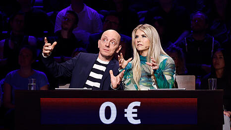 Bernhard Hoëcker und Beatrice Egli im Quizduell bei "Wer weiß denn sowas?"
