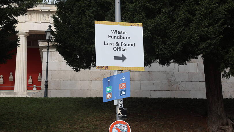 Das Wiesn-Fundb&uuml;ro ist unweit der gro&szlig;en Festzelte im Deutschen Museum Verkehrszentrum auf der Theresienh&ouml;he stationiert.