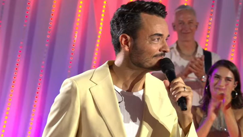 Giovanni Zarrella war den Tr&auml;nen nahe. Gemeinsam mit dem Publikum blickte der Entertainer auf die vergangenen f&uuml;nf Jahre seiner ZDF-Show zur&uuml;ck.
