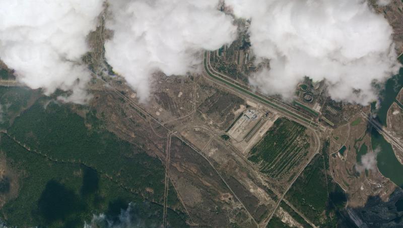 Die Satellitenaufnahme zeigt einen Blick auf Rauchwolken eines Waldbrands in der Sperrzone um das stillgelegte Atomkraftwerk Tschernobyl. Die Satellitenaufnahme zeigt einen Blick auf Rauchwolken eines Waldbrands in der Sperrzone um das stillgelegte Atomkraftwerk Tschernobyl.