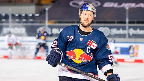 Mittelstürmer Patrick Hager startete seine Eishockey-Karriere 2003 in der Deutschen Nachwuchsliga bei den Starbulls Rosenheim. Nachdem er während der DEL-Playoffs 2017 bei den Kölner Haien suspendiert worden war, wechselte er zum EHC München.