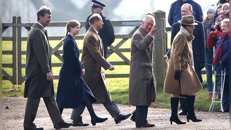Im Jahr 2019 auf dem Weg zur Weihnachtsmesse in der St. Mary Magdalene Kirche in Sandringham (v.l.): Lady Louise Windsor, Prinz Andrew, der heutige König Charles und Prinzessin Anne.