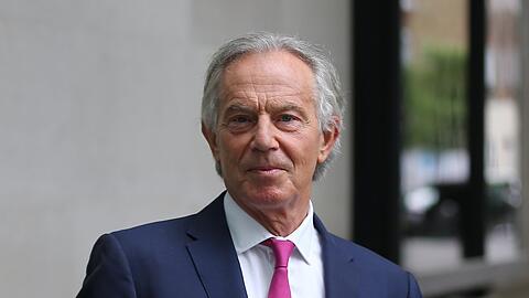 Ritter des Hosenbandordens: Sir Tony Blair.