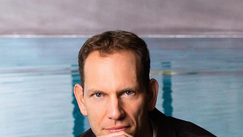 Der frühere Weltklasse-Schwimmer Dr. Christian Tröger berät aus Sauerlach bei München als selbstständiger Marketing-Experte Unternehmen, Verbände, Medien und Sponsoren. Der frühere Weltklasse-Schwimmer Dr. Christian Tröger berät aus Sauerlach bei München als selbstständiger Marketing-Experte Unternehmen, Verbände, Medien und Sponsoren.