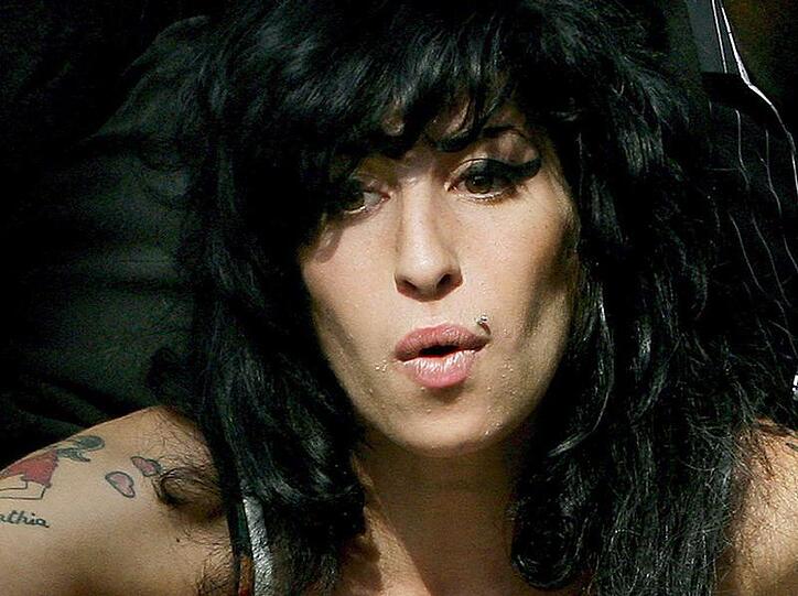 Amy Winehouse kommt nicht auf die Beine.