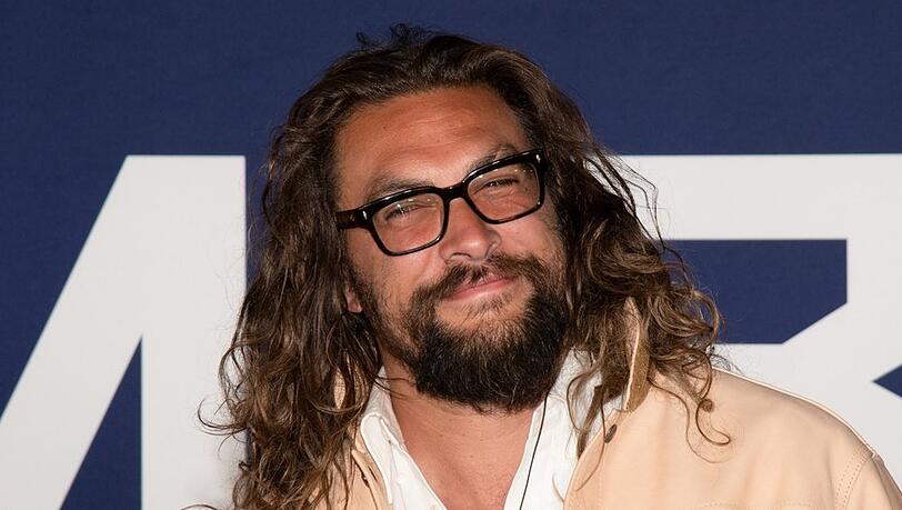 Jason Momoa ist bester Laune - kein Wunder, so gefragt wie der Star derzeit ist.