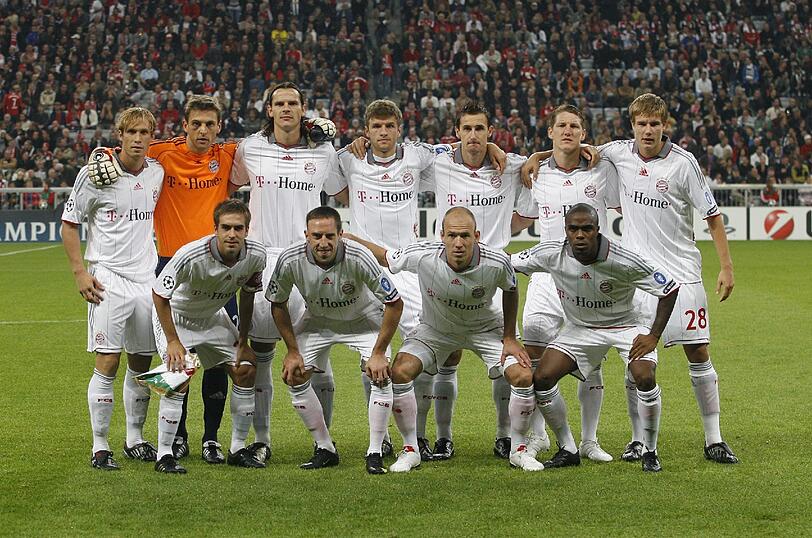 Ein Jahr später wird es dann etwas besser: diese Mannschaft spielt während der Wiesn 2009 0:0 gegen Juventus Turin, auch gegen Köln gibt's ein torloses Remis, gegen den HSV wird sogar 0:1 verloren. Immerhin schlagen die Bayern aber Nürnberg in der Bundesliga (2:1) und Oberhausen im Pokal (5:0).