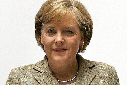 Merkel behauptet ihren ersten Platz
