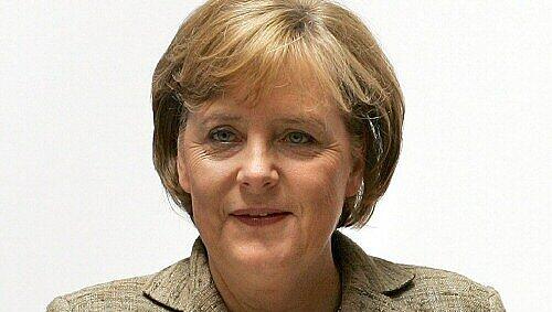 Merkel behauptet ihren ersten Platz Merkel behauptet ihren ersten Platz