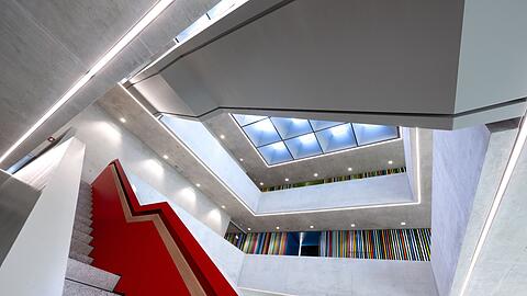 Das Foyer der Mikrobiologie der Tierärztlichen Fakultät der Ludwig-Maximilians-Universität München.