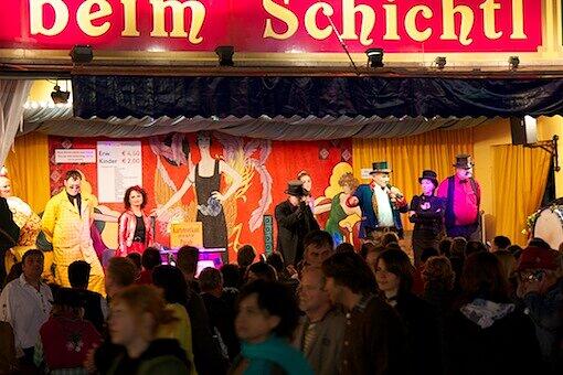 Kopf ab! Der Schichtel richtet auch am Abend hin.