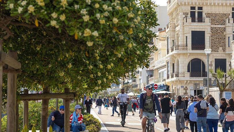 Strandtouristen in Les Sables-d'Olonne sollen nicht mehr in Badekleidung und mit nacktem Oberkörper in die Stadt hineinlaufen.