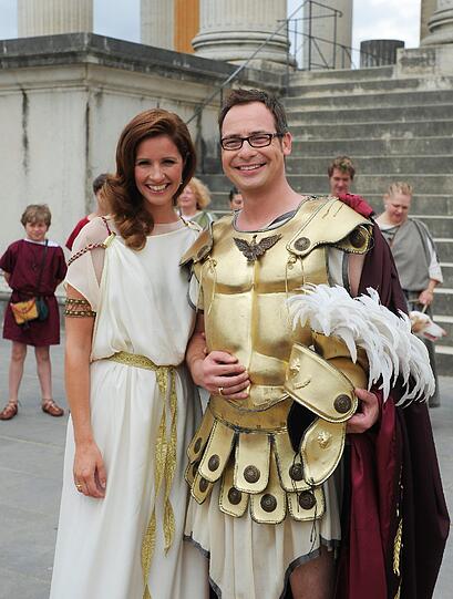 Mit dem drei Stunden langen Live-Spektakel aus dem Amphitheater in Xanten sollte spielerisch Wissen über die alten Römer vermittelt werden. Die Bilder aus der Show