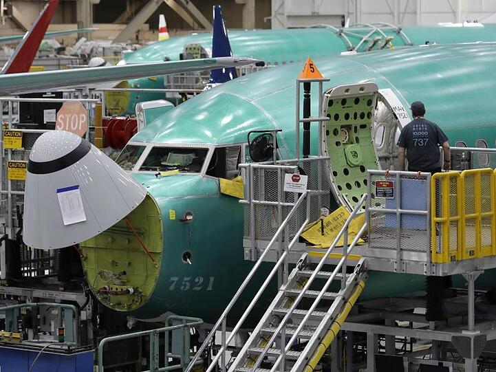 Eine Boeing 737 MAX 8 in der Montageanlage in Werk des Flugzeugbauers in Renton im US-Bundesstaat Washington.