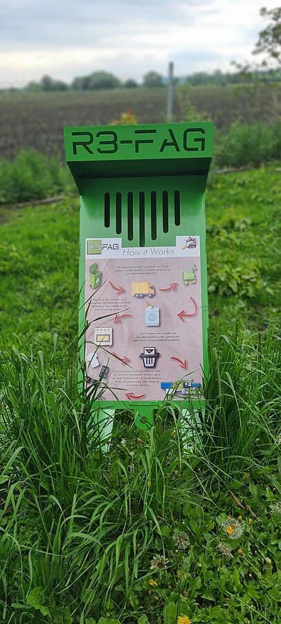 Grün in grün: So soll der Zigaretten-Eimer aussehen.