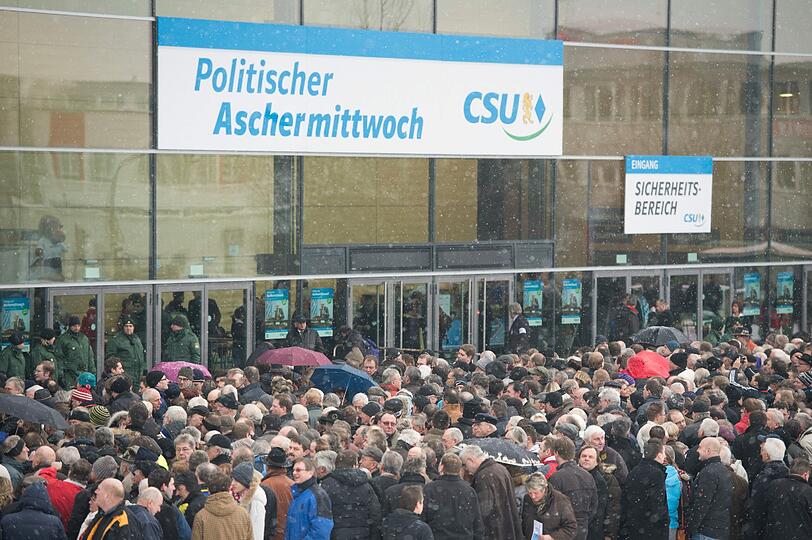 Politischer Aschermittwoch der CSU in Passau - die Bilder aus der Dreiländerhalle