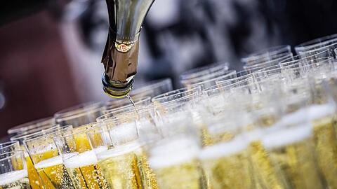 Rein rechnerisch kaufte jeder Bundesbürger im vergangenen Jahr knapp 4 Flaschen Sekt, Champagner, Prosecco, Asti oder Crémant