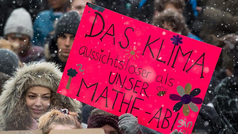 Auf der ganzen Welt demonstrieren Menschen für mehr Klimaschutz - doch die Politik hinkt hinterher.