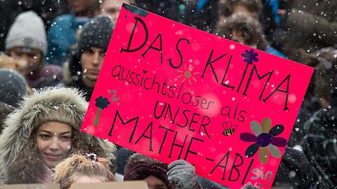 Auf der ganzen Welt demonstrieren Menschen für mehr Klimaschutz - doch die Politik hinkt hinterher.