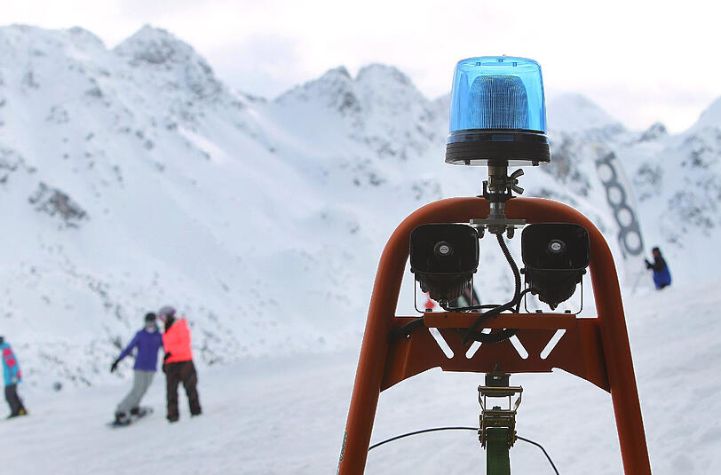 Bei einem Zusammenstoß mit einem Skifahrer aus Lettland kam ein bayerischer Snowboarder ums Leben
