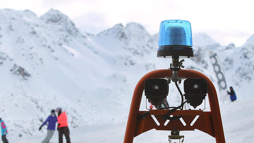 Bei einem Zusammenstoß mit einem Skifahrer aus Lettland kam ein bayerischer Snowboarder ums Leben