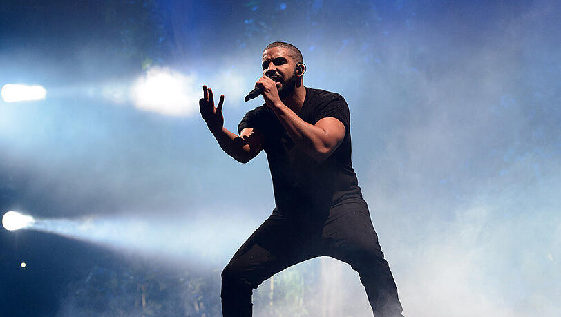 Der kanadische Sänger und Rapper Drake bei einem Auftritt in London Der kanadische Sänger und Rapper Drake bei einem Auftritt in London