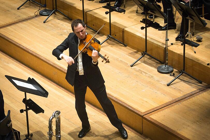 Antoine Tamestit spielt Jörg Widmann.