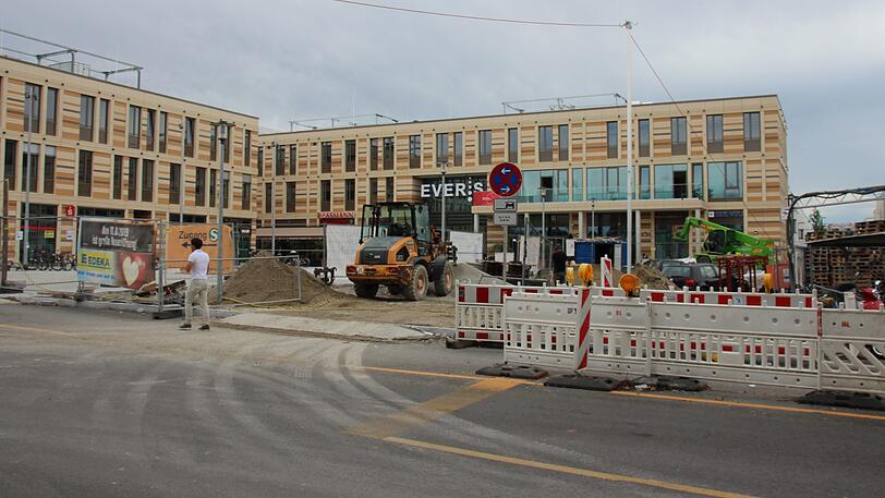 Das neue Einkaufszentrum "Evers". Hier gibt es auch eine Volkshochschule und ein Altenzentrum.