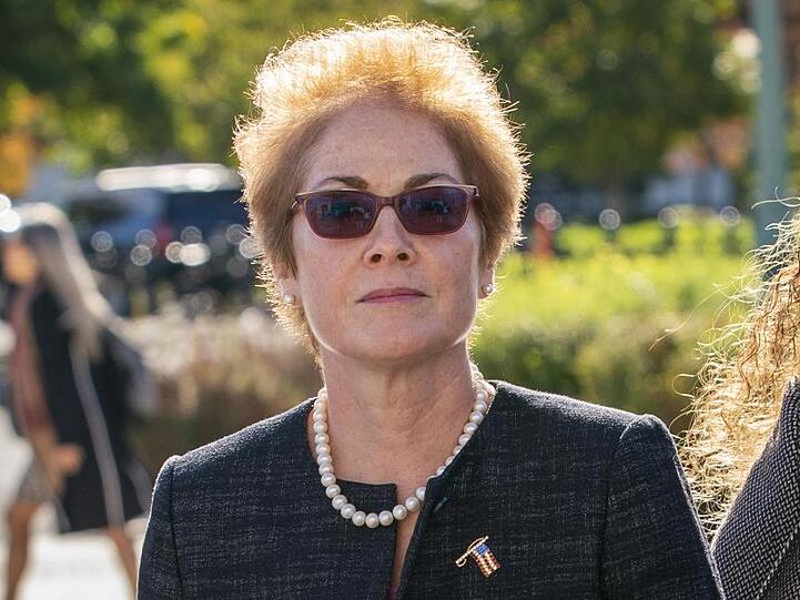 Marie Yovanovitch, die frühere US-Botschafterin in der Ukraine, auf dem Weg zu einer Anhörung im Repräsentantenhaus.
