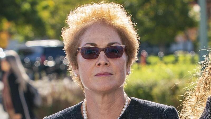 Marie Yovanovitch, die frühere US-Botschafterin in der Ukraine, auf dem Weg zu einer Anhörung im Repräsentantenhaus. Marie Yovanovitch, die frühere US-Botschafterin in der Ukraine, auf dem Weg zu einer Anhörung im Repräsentantenhaus.