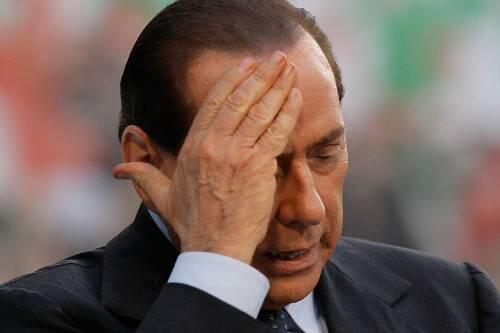 Die Entscheidung des Verfassungsgerichts bringt sogar Berlusconi zum grübeln. Er blickt schwierigen Zeiten entgegen.