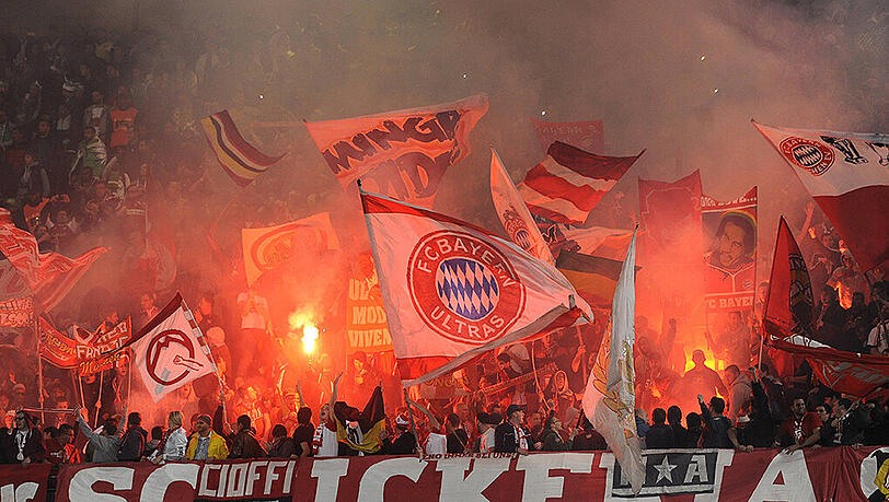 Die Bayern-Ultras "Schickeria München" setzten in der letzten zeit immer wieder ein zeichen gegen Fremdenfeindlichkeit und Judenhass. Die Bayern-Ultras "Schickeria München" setzten in der letzten zeit immer wieder ein zeichen gegen Fremdenfeindlichkeit und Judenhass.