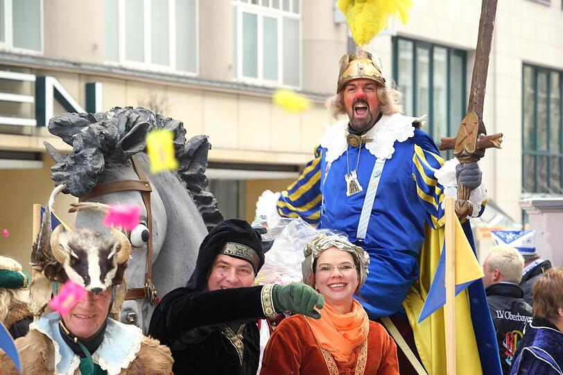 Weitere Bilder vom Faschingsumzug der "Damischen Ritter" in München am 08. Februar 2015.