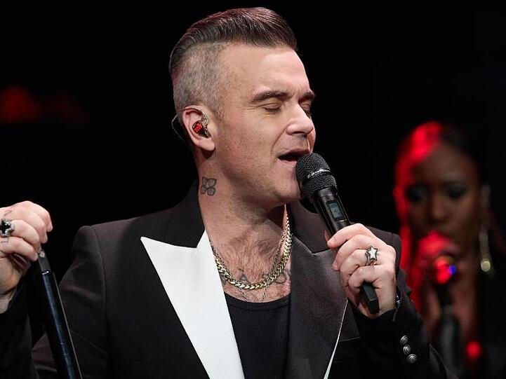 Robbie-Williams-Fans waren schnell. Das Deutschland-Konzert im kommenden Jahr war innerhalb einer halben Stunde ausverkauft. (Symbolbild)