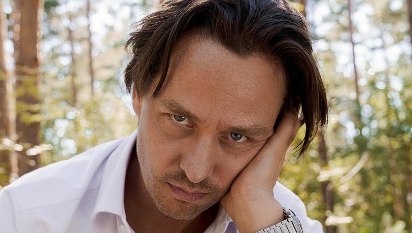 Tom Schilling packt als Darsteller in einer neuen Netflix-Serie die Mordlust.