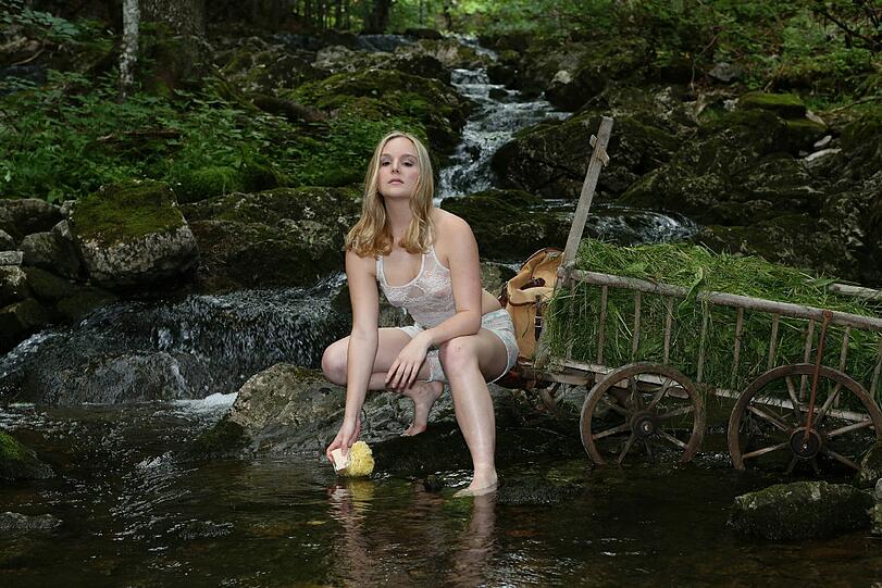 Am bayerischen Spitzingsee präsentierten sich die Models für den Bauernkalender sexy wie eh und je - hier sehen Sie die besten Bilder des Shootings.