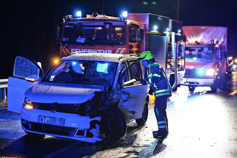 Unfallflucht am Chiemsee: Die Bilder vom Unfallort und von der Suchaktion.