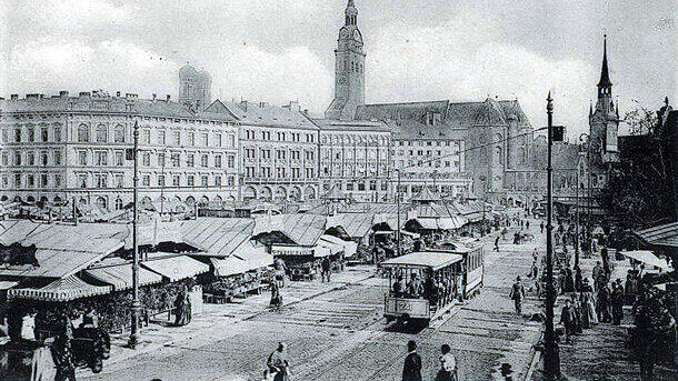 Der Viktualienmarkt auf einer Postkarte von 1901.
