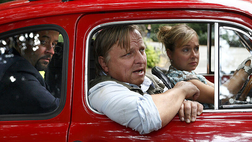"Tatort: Höllenfahrt": Kommissar Frank Thiel (Axel Prahl) und Silke Haller alias "Alberich" (ChrisTine Urspruch) auf Verbrecherjagd im Münsterland "Tatort: Höllenfahrt": Kommissar Frank Thiel (Axel Prahl) und Silke Haller alias "Alberich" (ChrisTine Urspruch) auf Verbrecherjagd im Münsterland