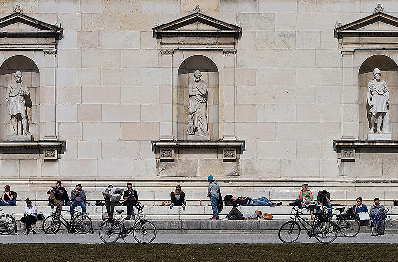 Am Freitag gab es erste Frühlingsanzeichen, wie hier an der Glyptothek am Königsplatz.