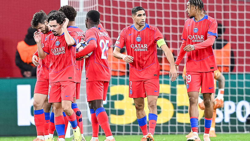 7:2-Erfolg in Leverkusen: Titelverteidiger Paris Saint-Germain. 7:2-Erfolg in Leverkusen: Titelverteidiger Paris Saint-Germain.