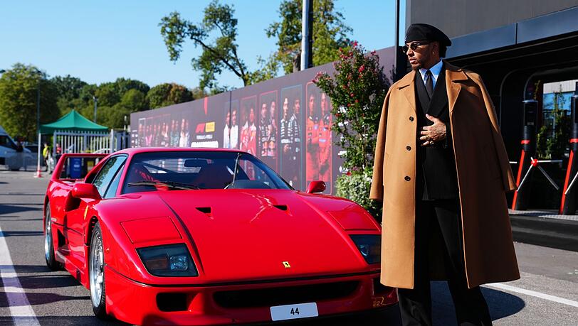Großer Auftritt: Lewis Hamilton vor dem Ferrari-Heimspiel. Großer Auftritt: Lewis Hamilton vor dem Ferrari-Heimspiel.