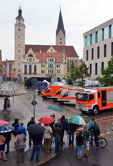 Geiselnahme in Ingolstadt: Die Bilder vom Polizeieinsatz am alten Rathaus