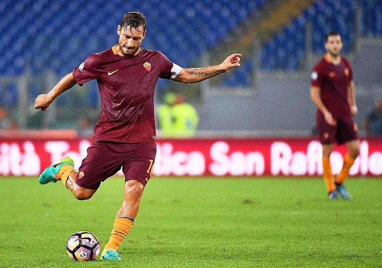 Francesco Totti wird am Dienstag 40 Jahre alt.