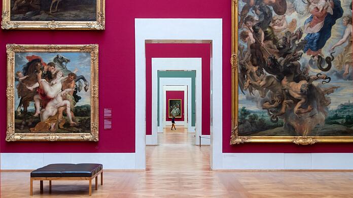 In der Alten Pinakothek klebten sich am Freitag zwei Aktivisten an einem Rubens-Gemälde fest. (Archivbild)