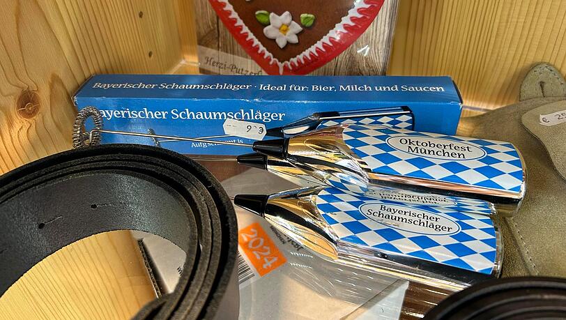 „Bayerischer Schaumschläger: Ideal für Bier, Milch und Saucen“ – ob damit die schale Maß noch zu retten ist?